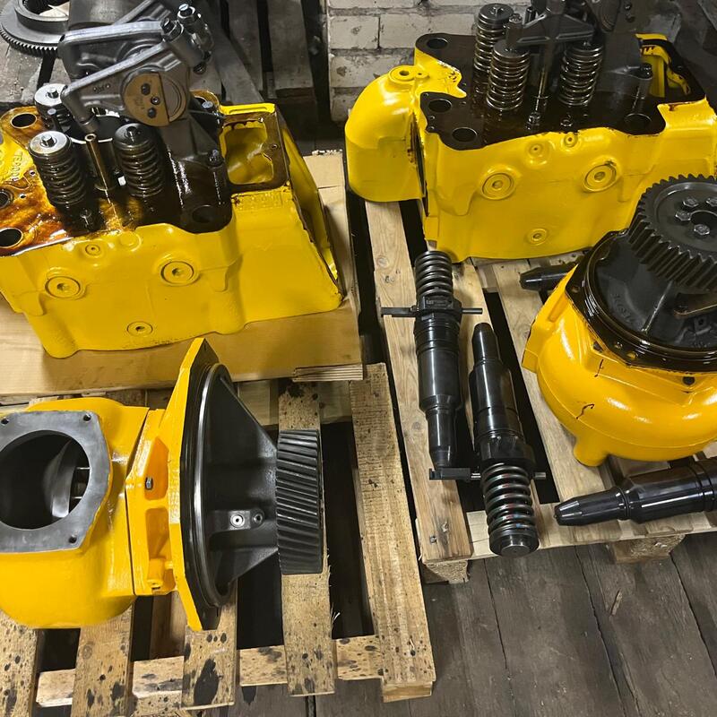 CAT 3608, C15 pump